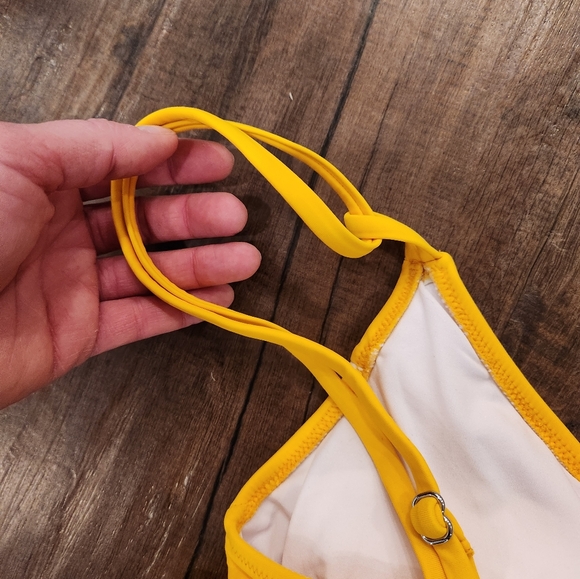 New Cupshe Yellow Sports Bikini - Picture 4 of 6